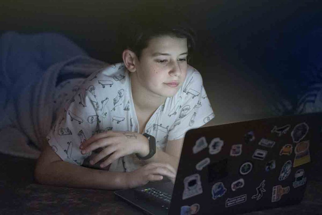 computer-kids-деца-компютър